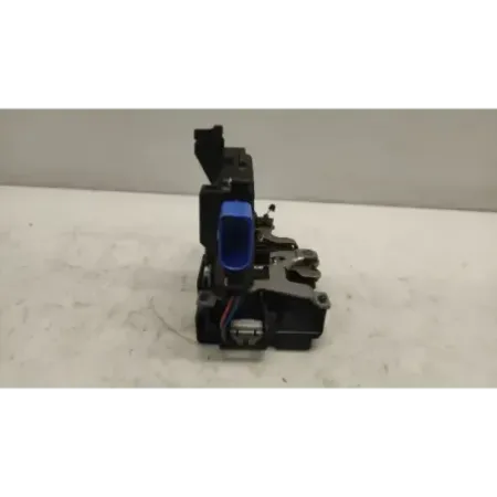 Serrure porte avant gauche volkswagen golf plus
