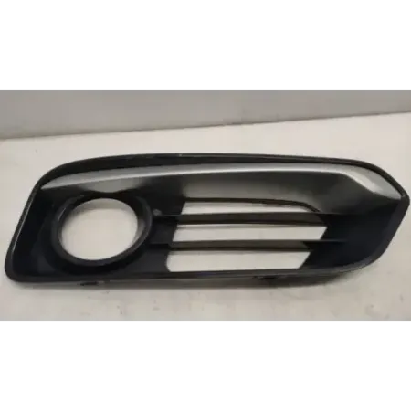 Grille de pare choc avant droit bmw serie 1 f20/f21