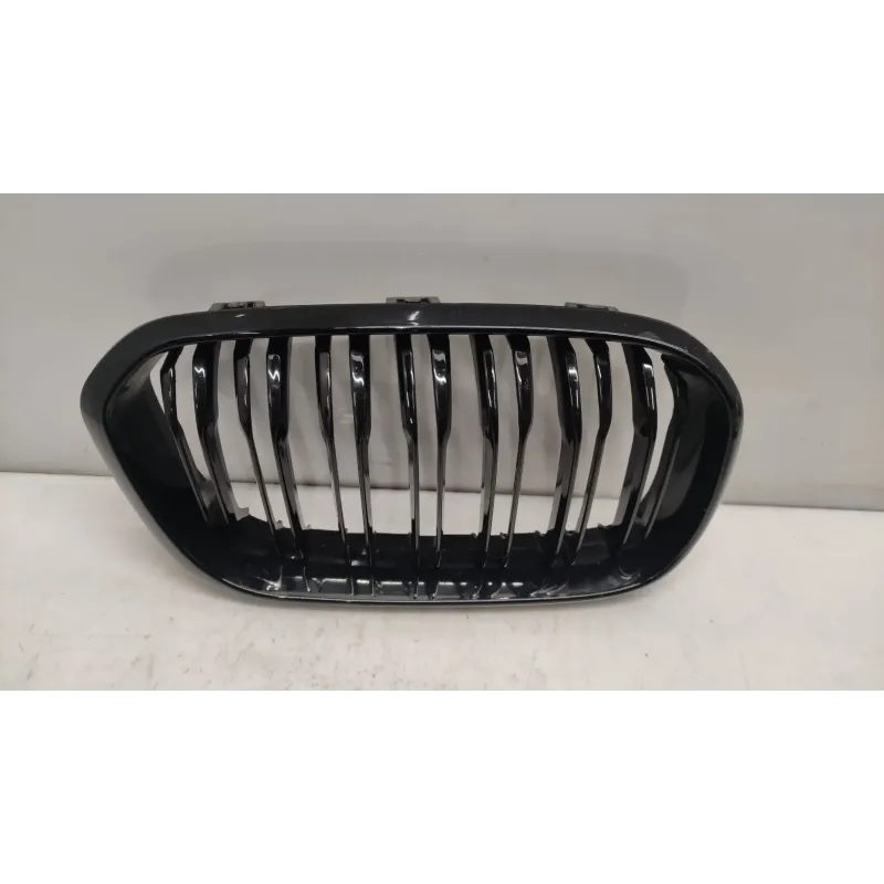 Calandre droit bmw serie 1 f20/f21