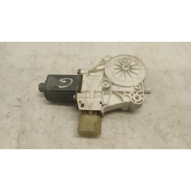 Moteur leve-glace avant gauche bmw serie 1 f20/f21