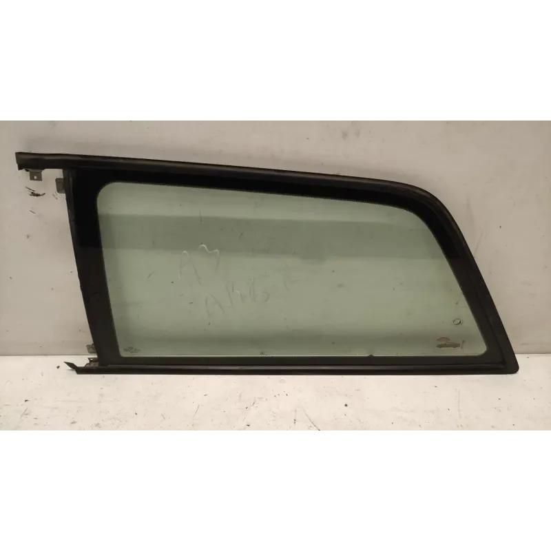 Glace custode gauche audi a3 8l