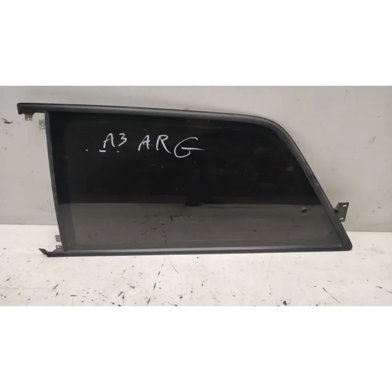 Glace custode gauche audi a3 8l