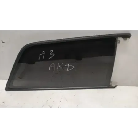 Glace custode droit audi a3 8l