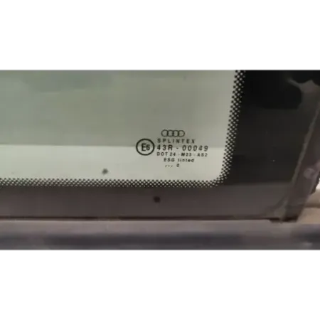 Glace custode droit audi a3 8l