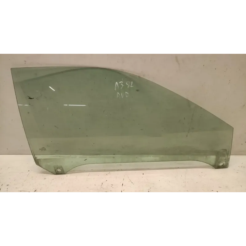 Glace porte avant droite audi a3 8l