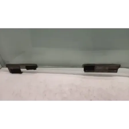 Glace porte avant gauche volkswagen golf 1 i