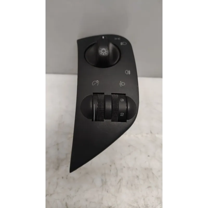 Commande eclairage volkswagen polo 6n iii