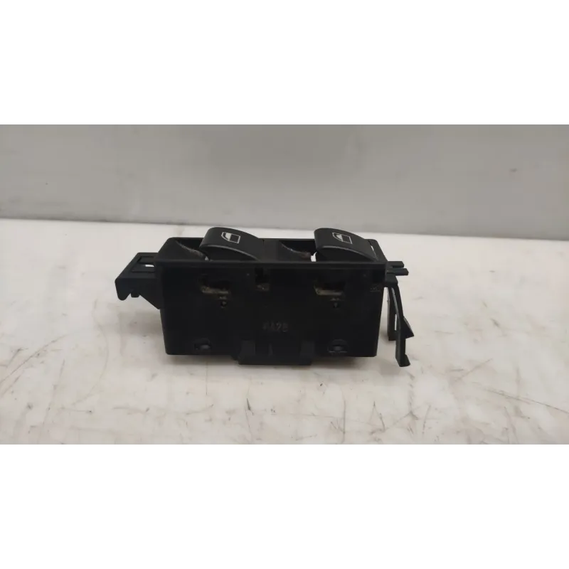 Commande leve-glace porte avant droit bmw serie 3 e46