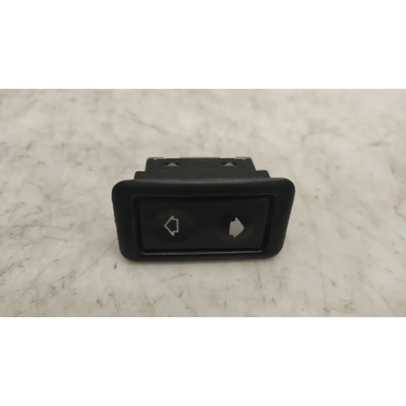 Commande leve-glace porte avant gauche bmw serie 3 e36