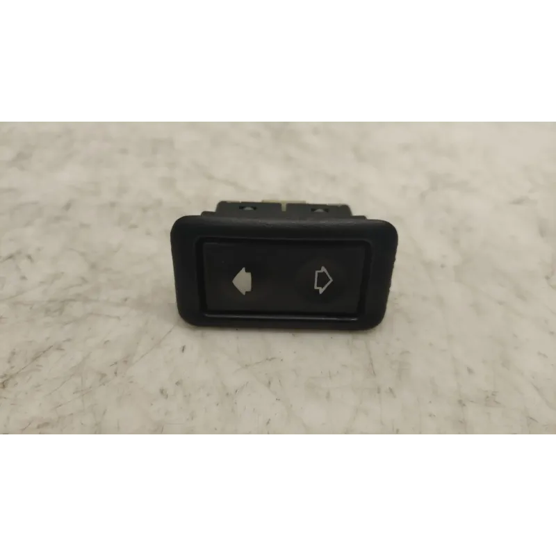 Commande leve-glace porte avant gauche bmw serie 3 e36