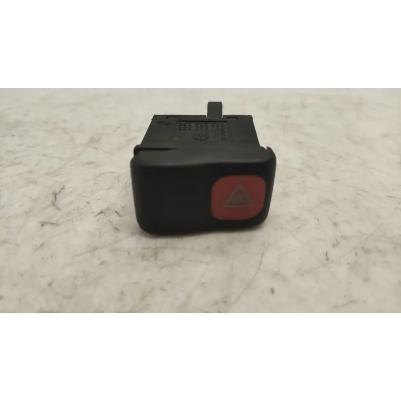 Bouton de warning volkswagen polo 6n iii