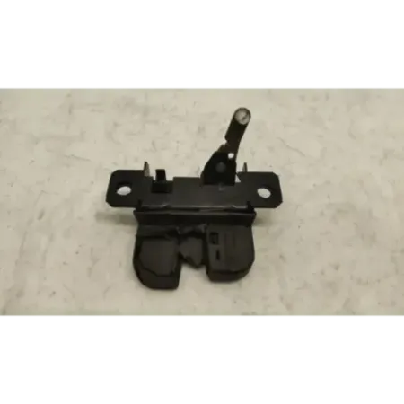 Serrure coffre arriere volkswagen golf 4 iv