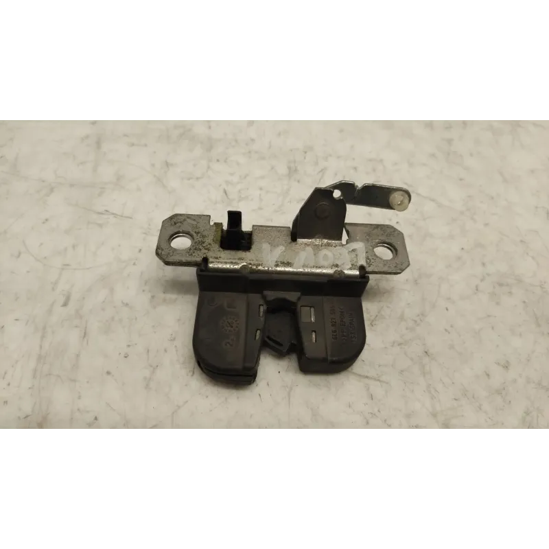 Serrure coffre arriere seat ibiza iii 6l