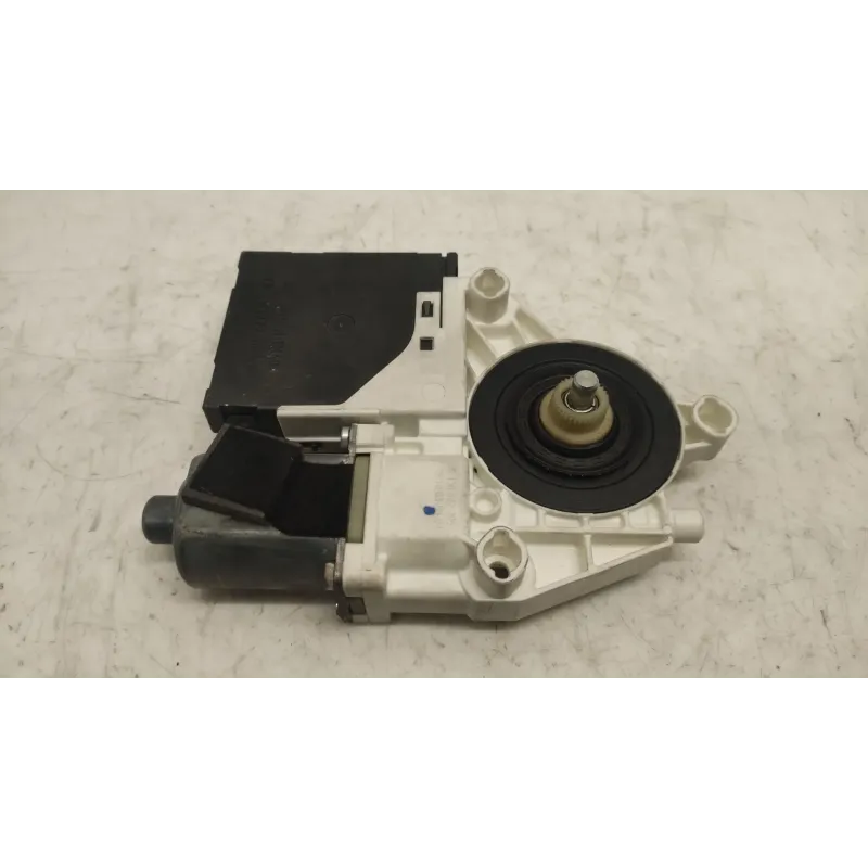 Moteur leve-glace avant droit audi a3 8p