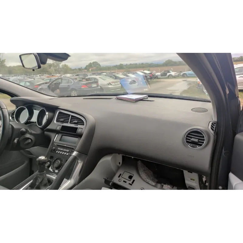 Planche de bord peugeot 3008 1