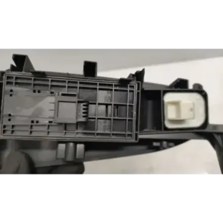 Commande leve-glace porte avant gauche audi a4 8k