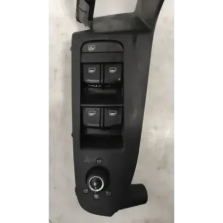Commande leve-glace porte avant gauche audi a4 8k