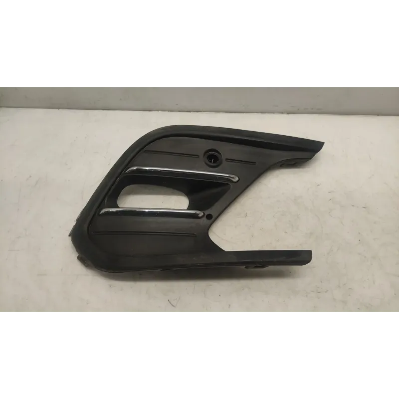 Grille de pare choc avant droit volkswagen polo aw