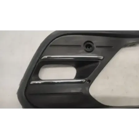 Grille de pare choc avant droit volkswagen polo aw