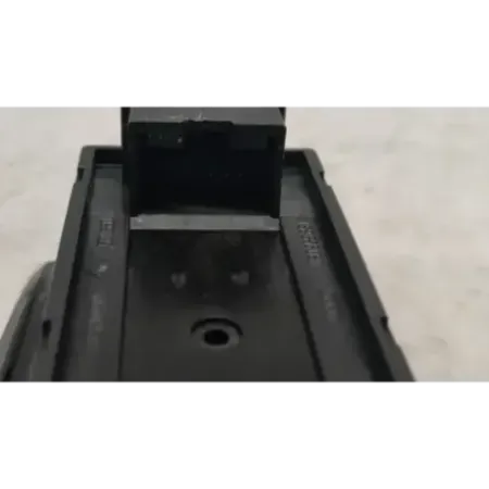 Commande leve-glace porte avant gauche audi a6 4b