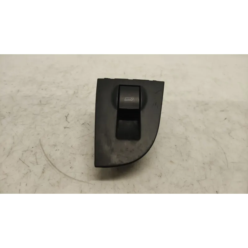 Commande leve-glace porte avant droit audi a6 4b c5