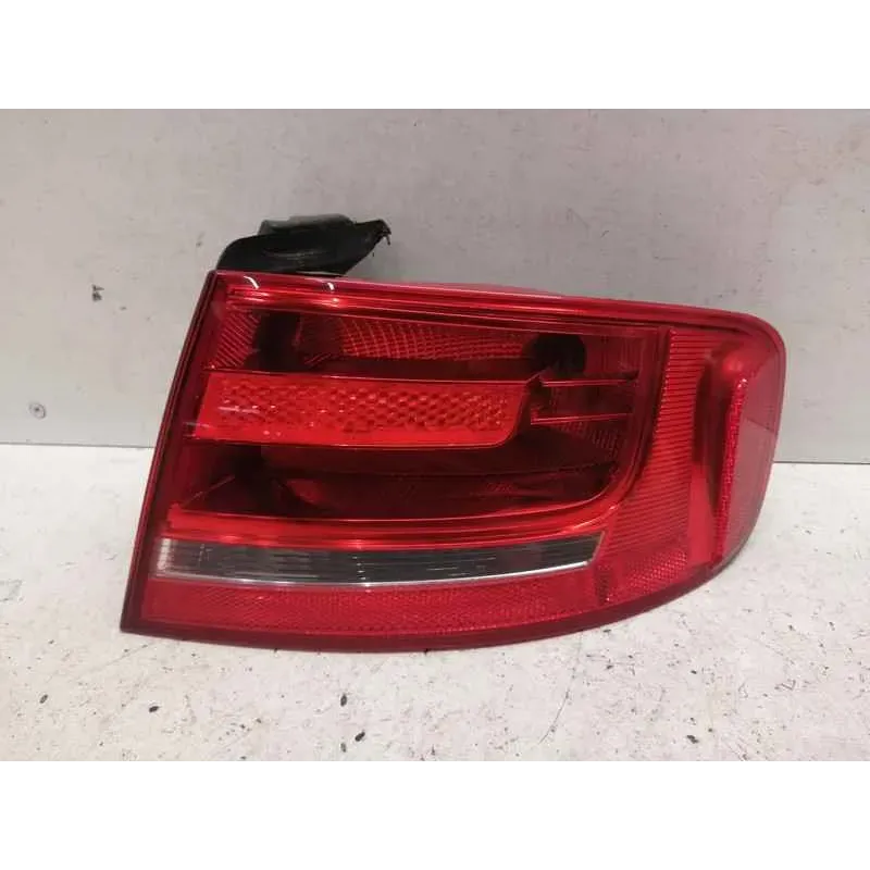 Feu arriere droit audi a4 8k b8