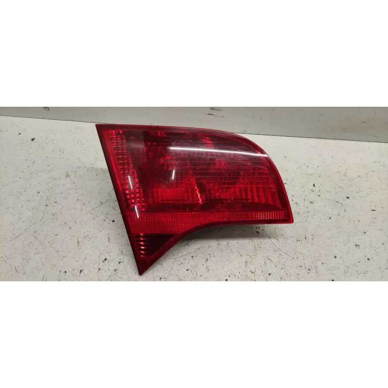 Feu arriere interieur gauche audi a4 8e b6/b7