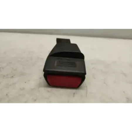 Ancrage ceinture arriere gauche bmw serie 3 e36