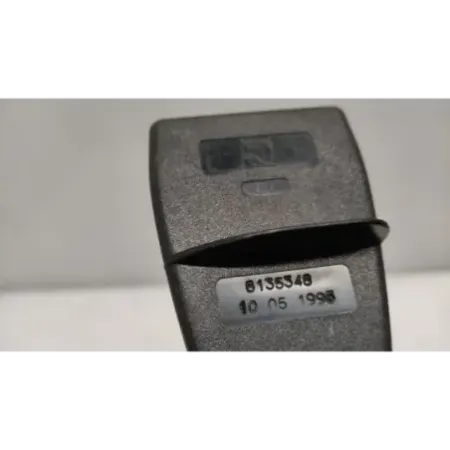 Ancrage ceinture arriere droit bmw serie 3 e36