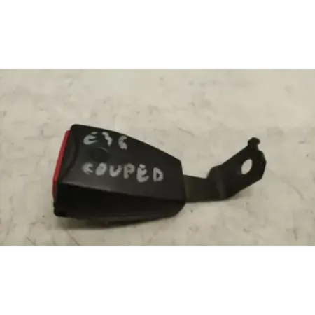 Ancrage ceinture arriere droit bmw serie 3 e36