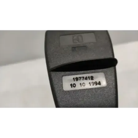 Ancrage ceinture arriere droit bmw serie 3 e36