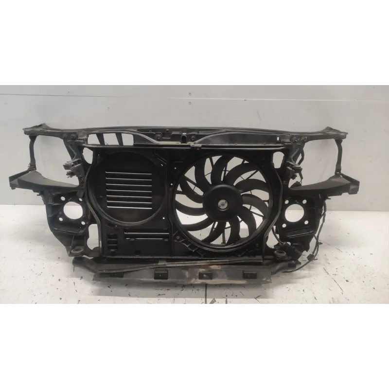 Armature avant audi a4 8h