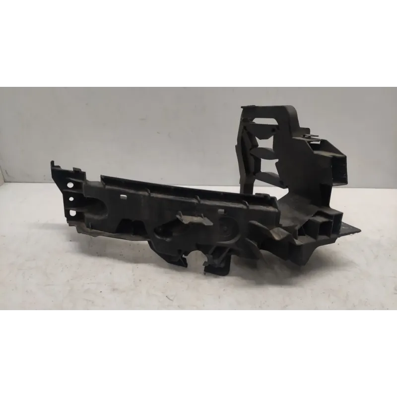 Support phare  droit audi q5