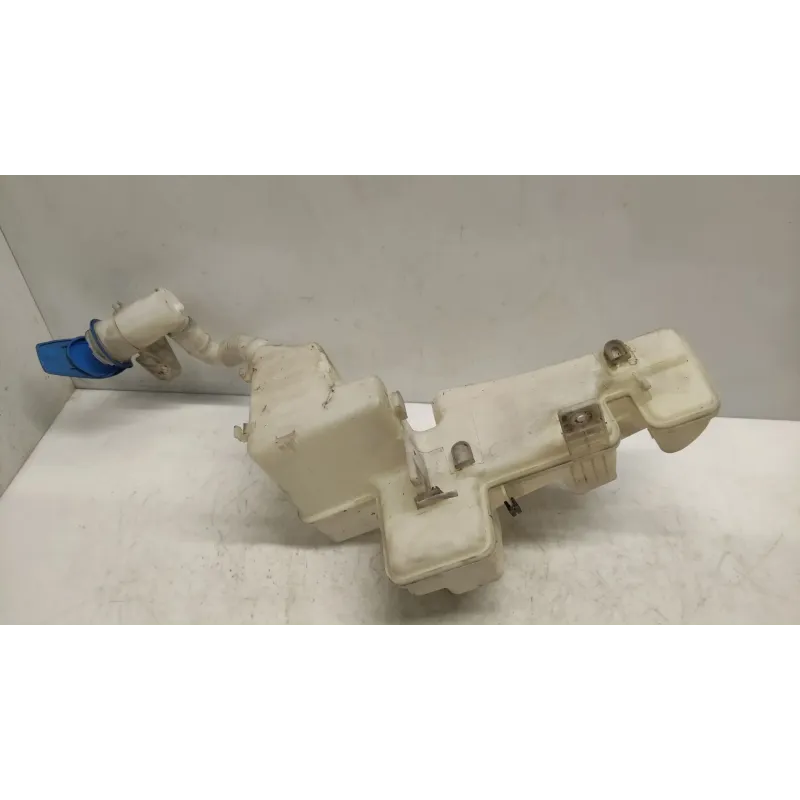 Reservoir lave-glace avant volkswagen touran 1t
