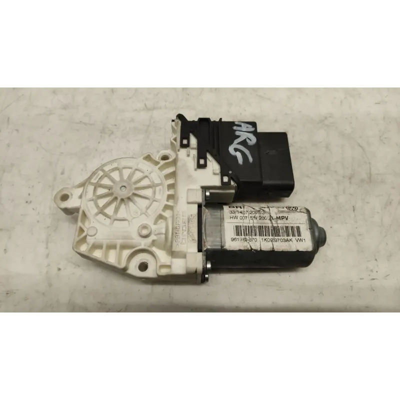 Moteur leve-glace arriere gauche volkswagen touran 1t