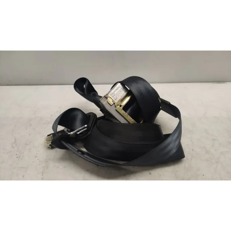 Ceinture avant droite audi a3 8l