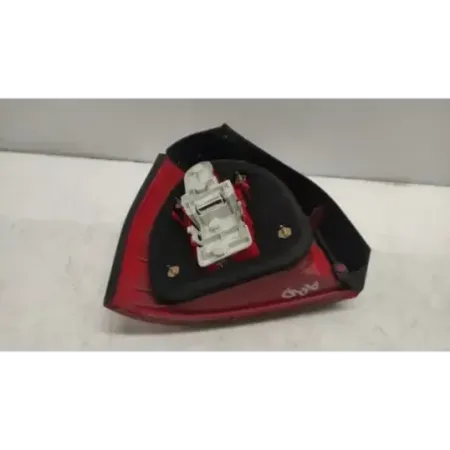 Feu arriere droit audi a3 8l