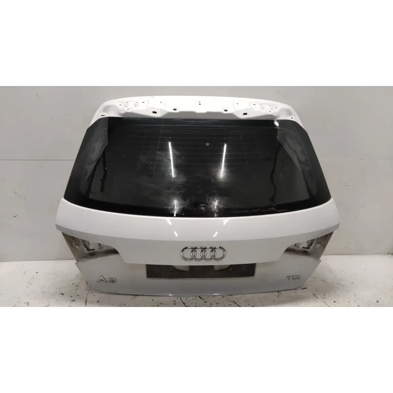 Malle / hayon / coffre audi a3 8v