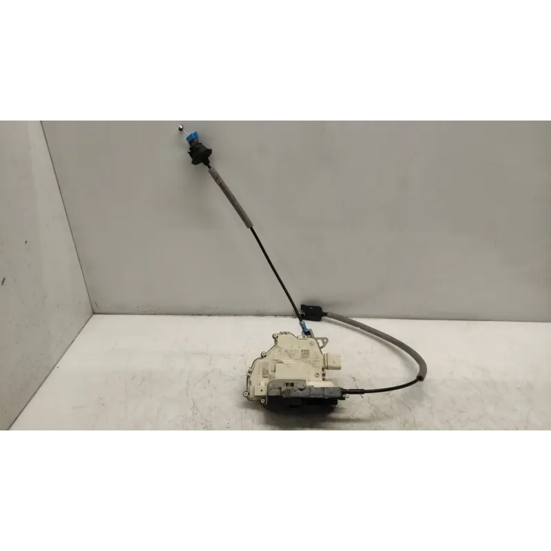 Serrure porte arriere droite audi a3 8v