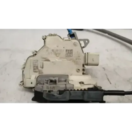 Serrure porte arriere droite audi a3 8v