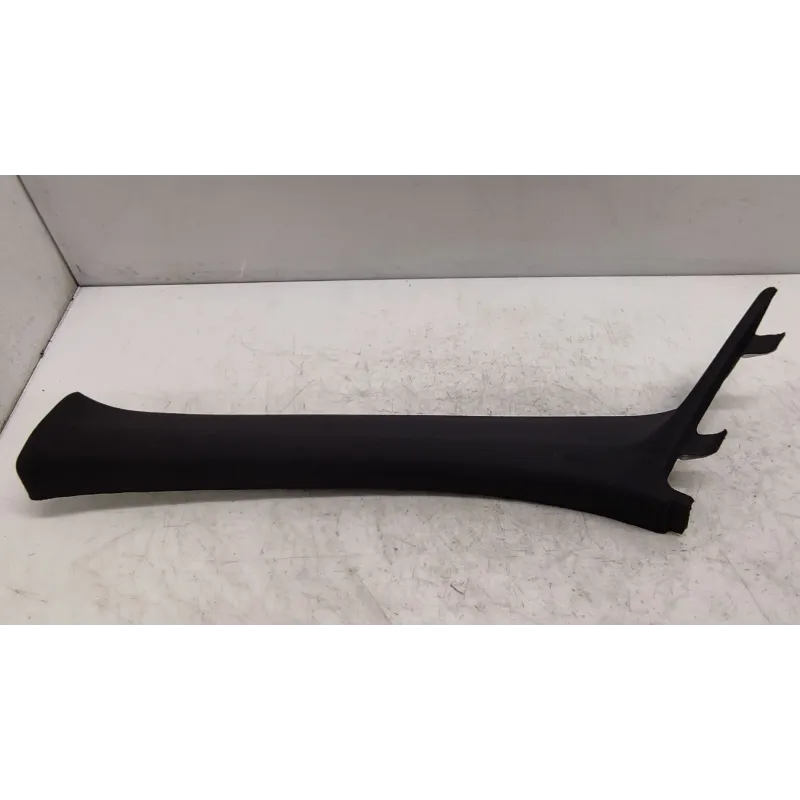 Montant de pare brise avant gauche bmw serie 1 f20/f21