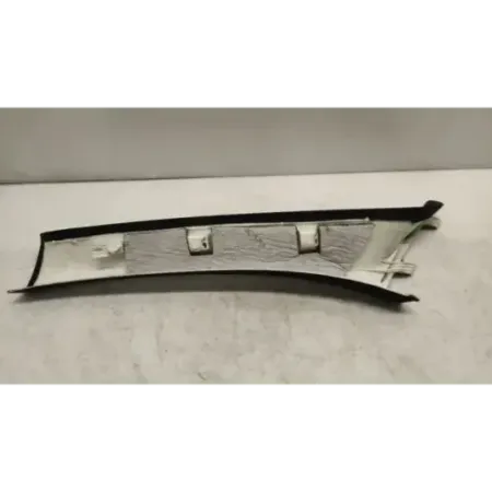 Montant de pare brise avant droit bmw serie 1 f20/f21