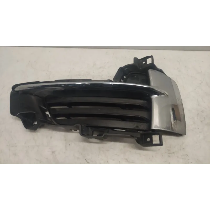 Grille de pare choc avant gauche bmw x5 f15