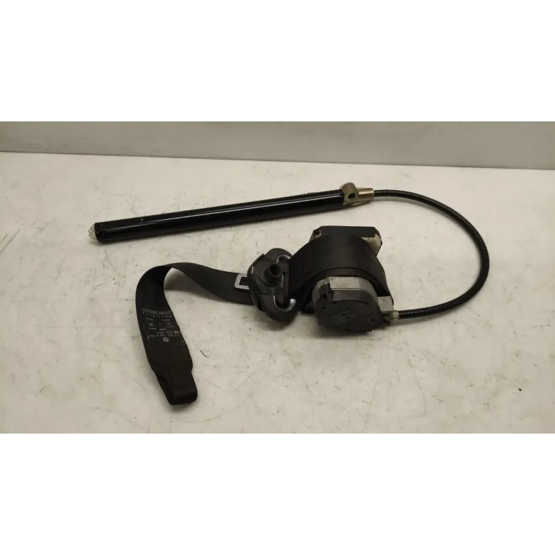 Ceinture avant gauche volkswagen golf 4 iv