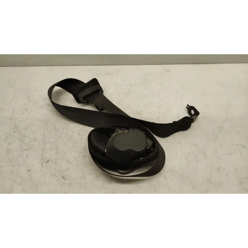 Ceinture arriere gauche volkswagen golf 3 iii
