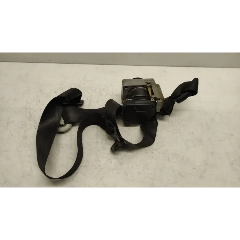 Ceinture avant gauche volkswagen golf 4 iv