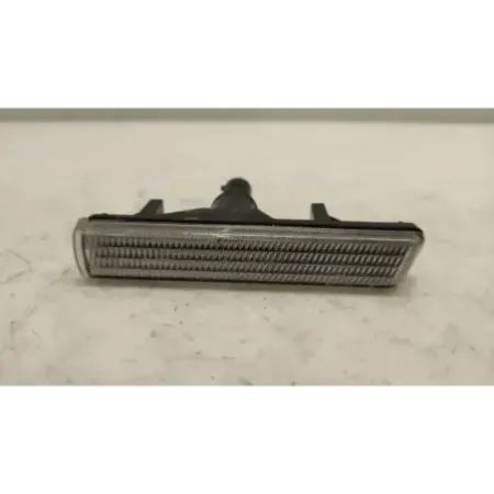 Repetiteur avant droit bmw serie 7 e38