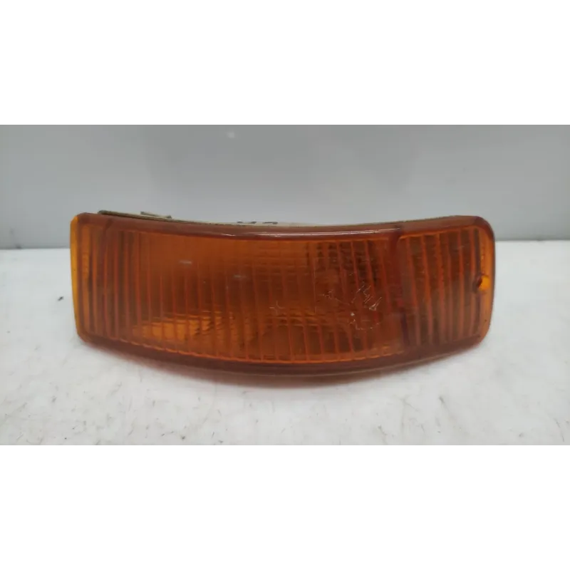 Clignotant avant droit audi 90