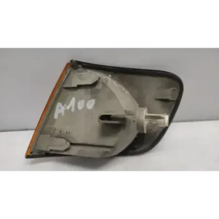 Clignotant avant droit audi 100