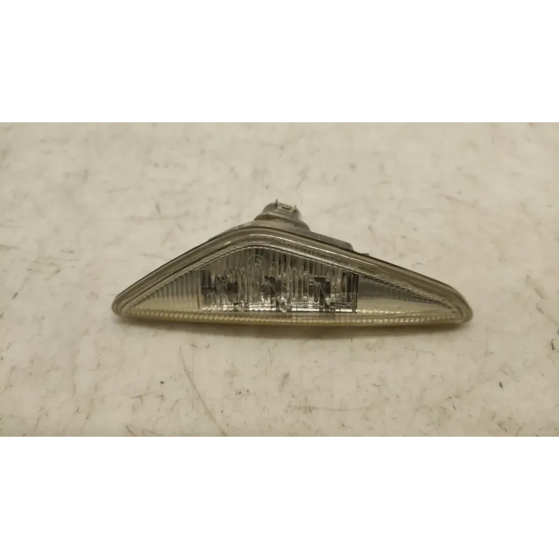 Repetiteur avant droit bmw serie 3 e46